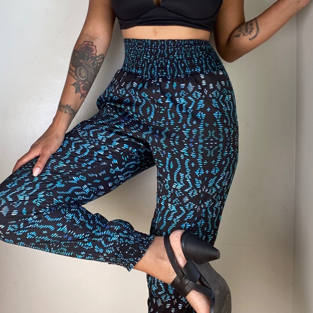 FINAL PRICE🔥 NWT BEBE Printed Pants